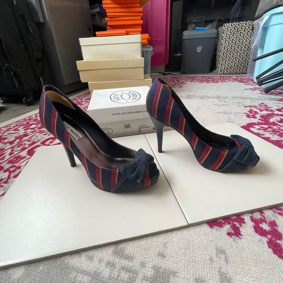 Steve Madden Navy and Red Covered Platform Peep Toe Pumps - Picture 12 of 14